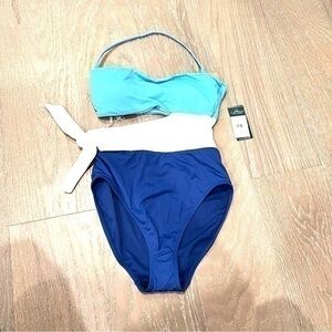 Ralph Lauren One-piece Swimwear size 4
Slimming fit split middle NWT